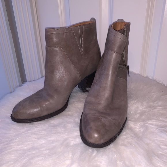 Boots - Picture 3 of 3